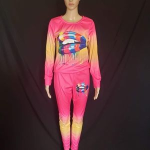 Brand NEW!! Mutlicolored outfit with lip print